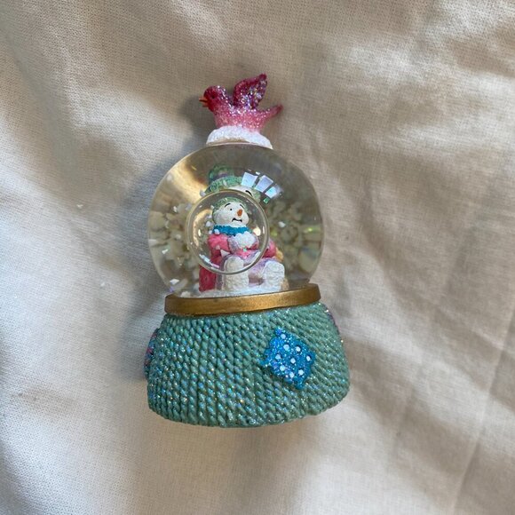 Winter Christmas Snow Man‎ Snow Globe - Picture 2 of 11